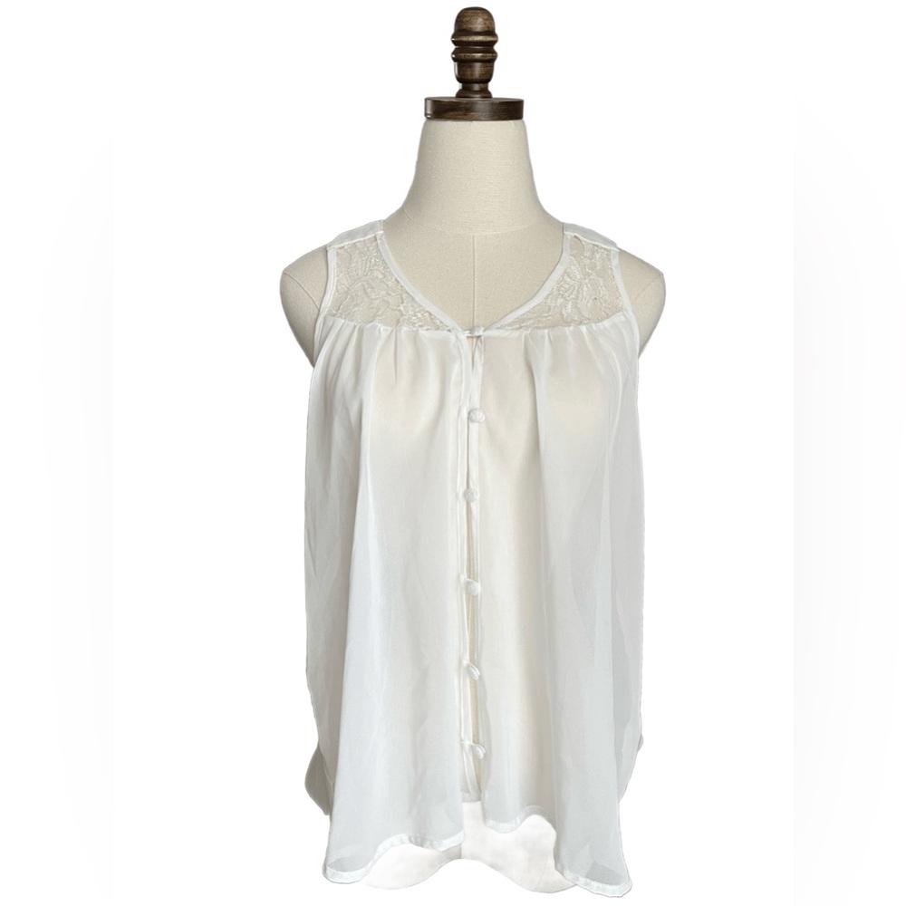 Elegant White Lace Sleeveless Blouse Top